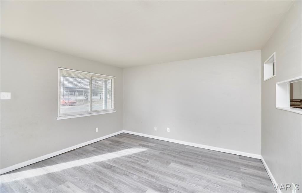 665 Central Pkwy - Photo 5 of 23