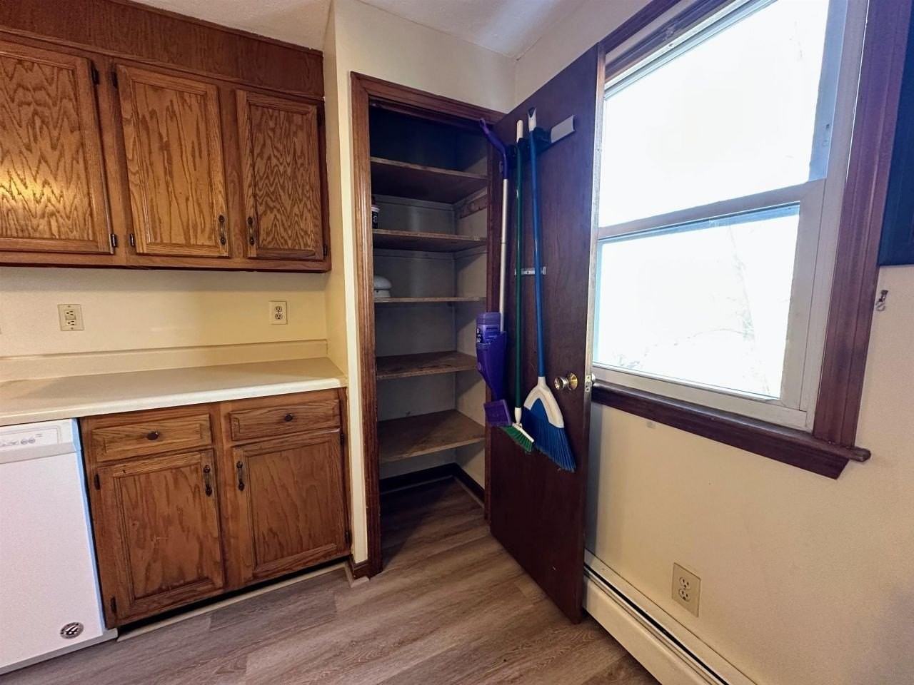 33 Elwood Ave #B - Photo 6 of 19