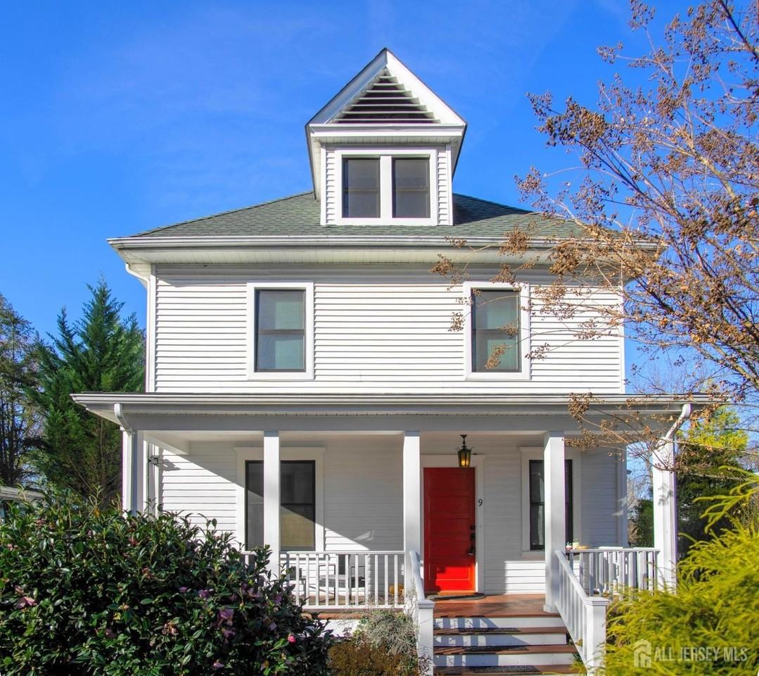 9 Academy St - Photo 3 of 45