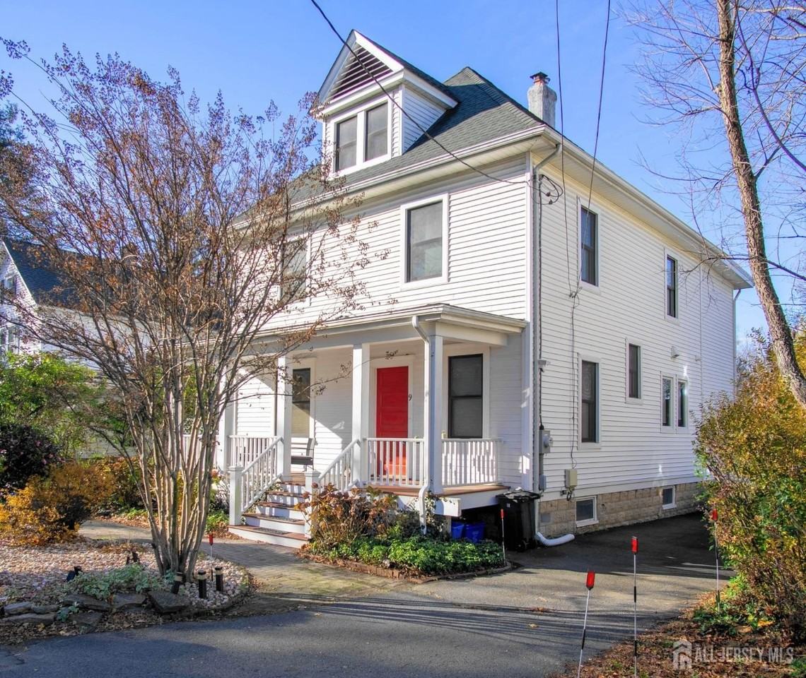 9 Academy St - Photo 4 of 45