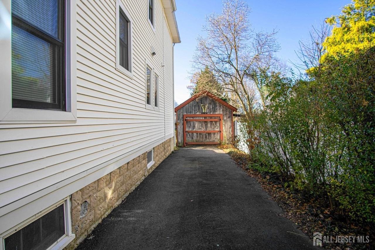 9 Academy St - Photo 5 of 45