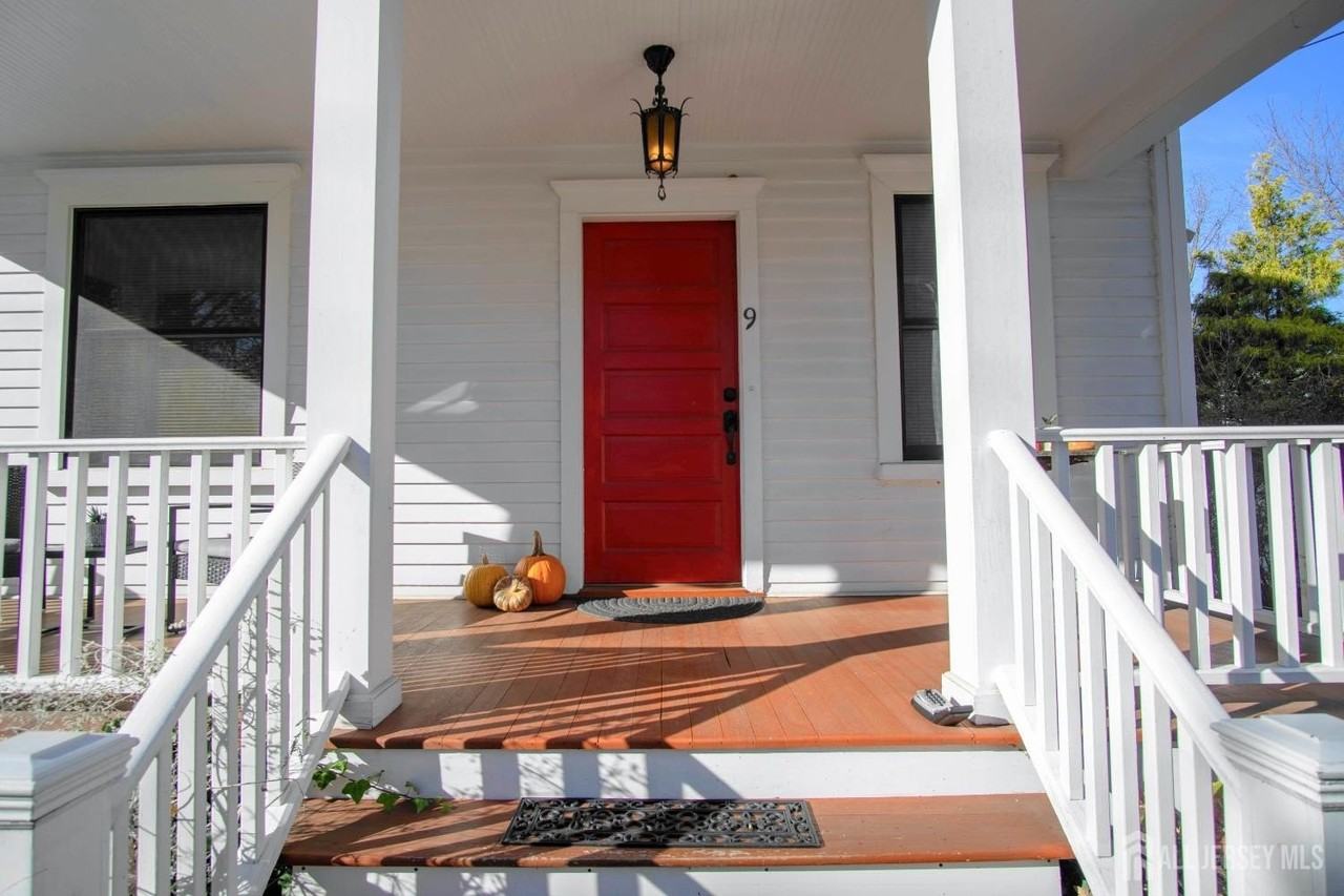 9 Academy St - Photo 6 of 45