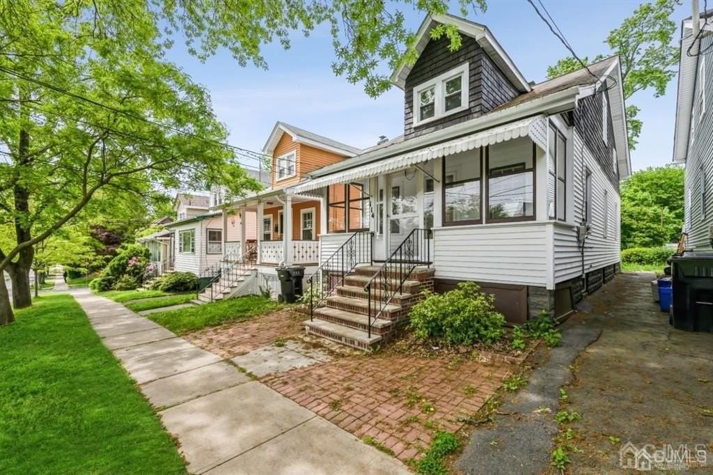 114 S 5th Ave - Photo 3 of 31