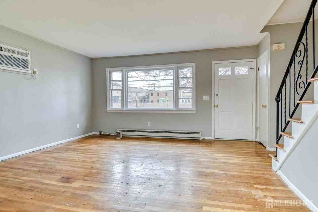 347 Lincoln Blvd - Photo 7 of 25