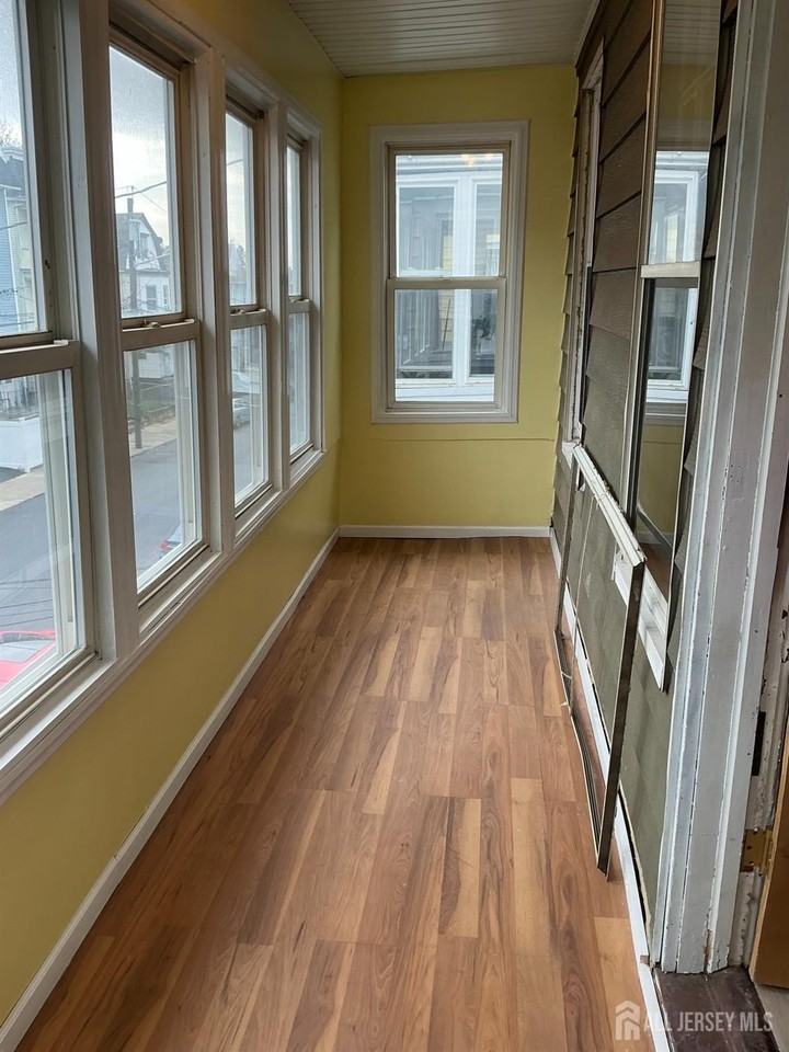 93 Schley St #2 - Photo 3 of 12