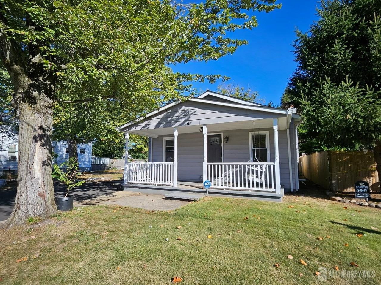 60 6th Avenue - Photo 2 of 28