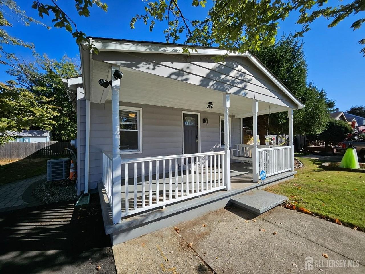 60 6th Avenue - Photo 4 of 28