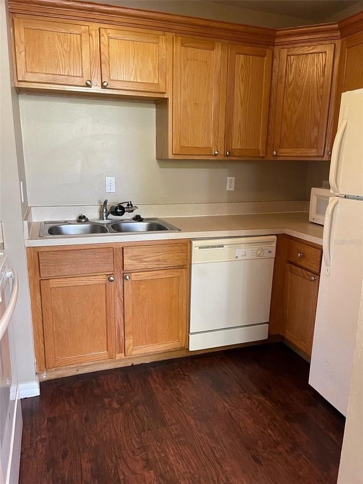 4800 Rilma Ave #146 - Photo 6 of 15