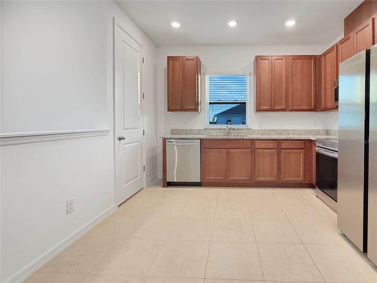 6502 Rover Way - Photo 4 of 9