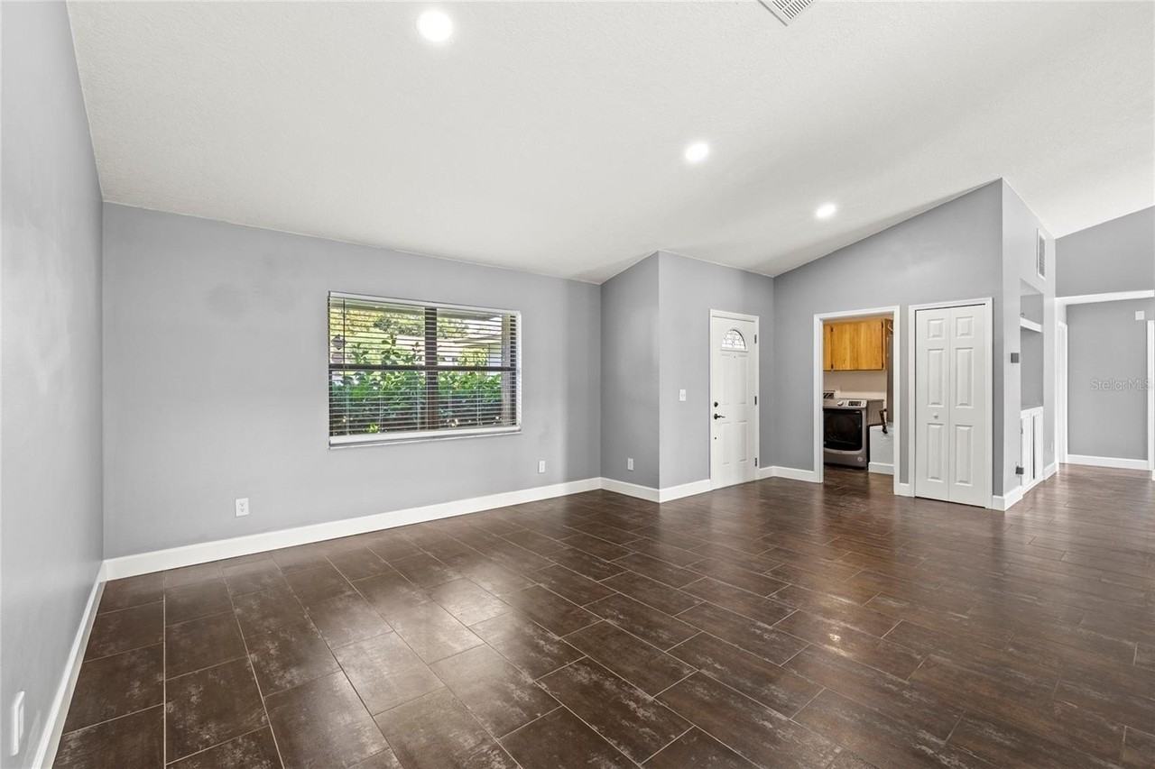 9508 Pine Terrace Ct - Photo 4 of 37