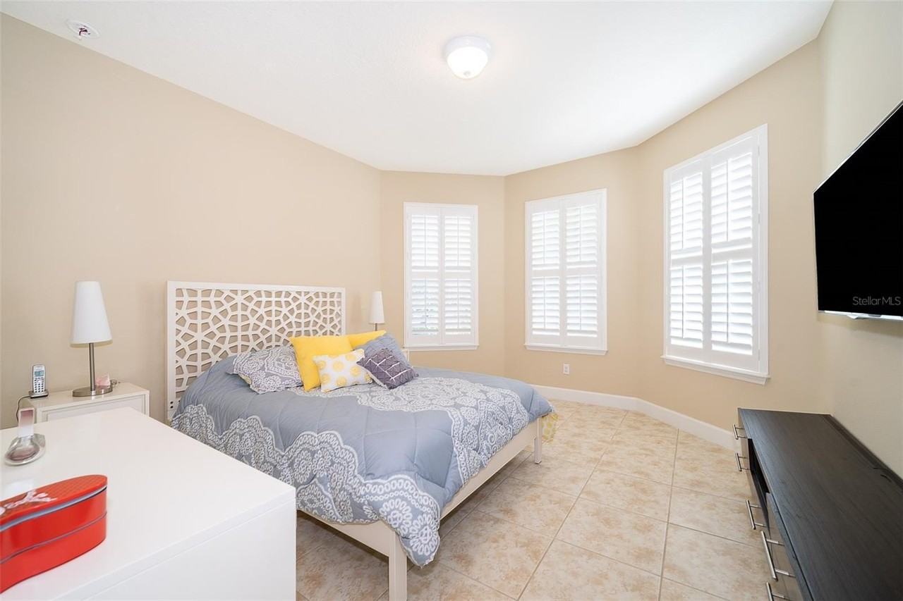 11918 Autumn Fern Ln - Photo 6 of 36