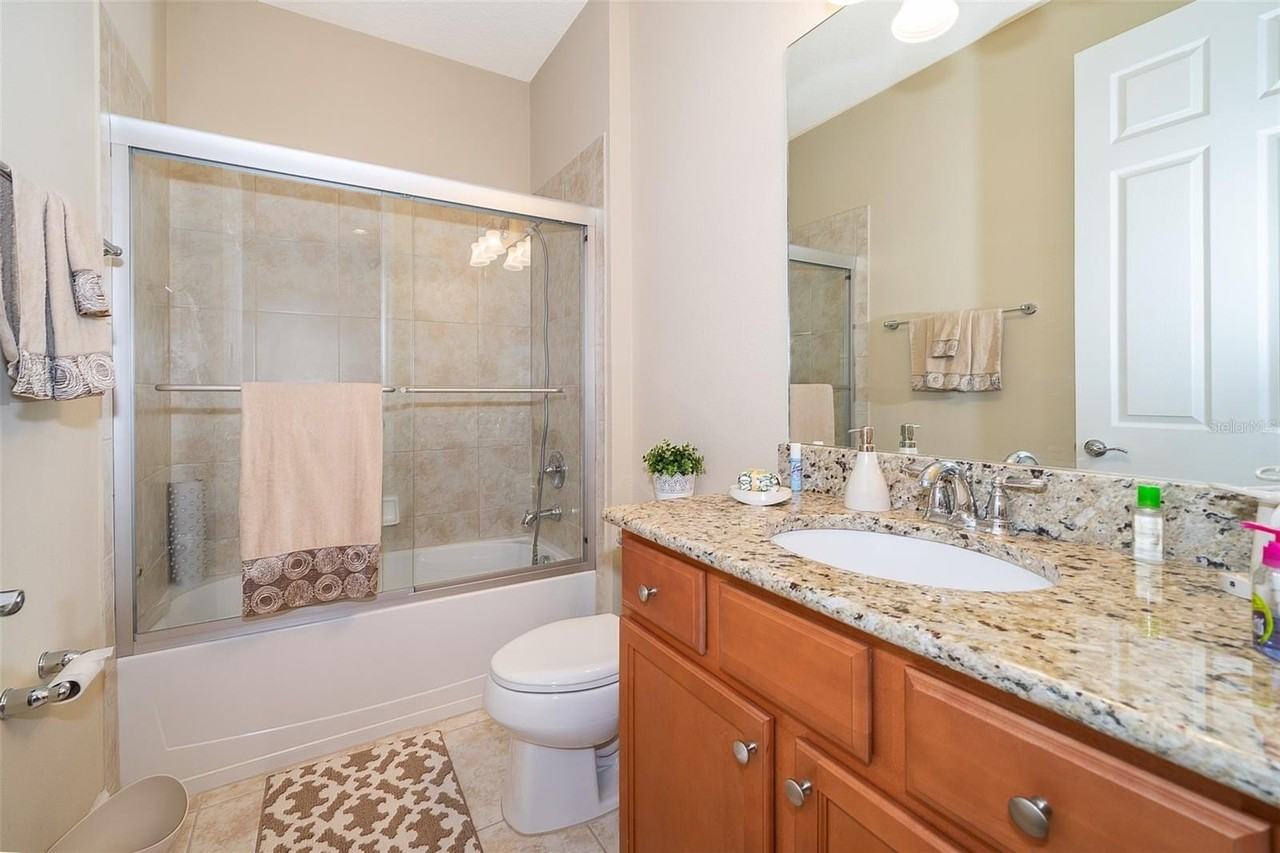 11918 Autumn Fern Ln - Photo 7 of 36