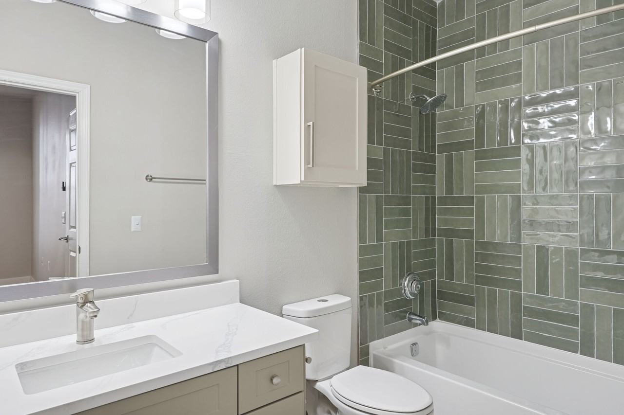 Camellia - Photo 6 of 33