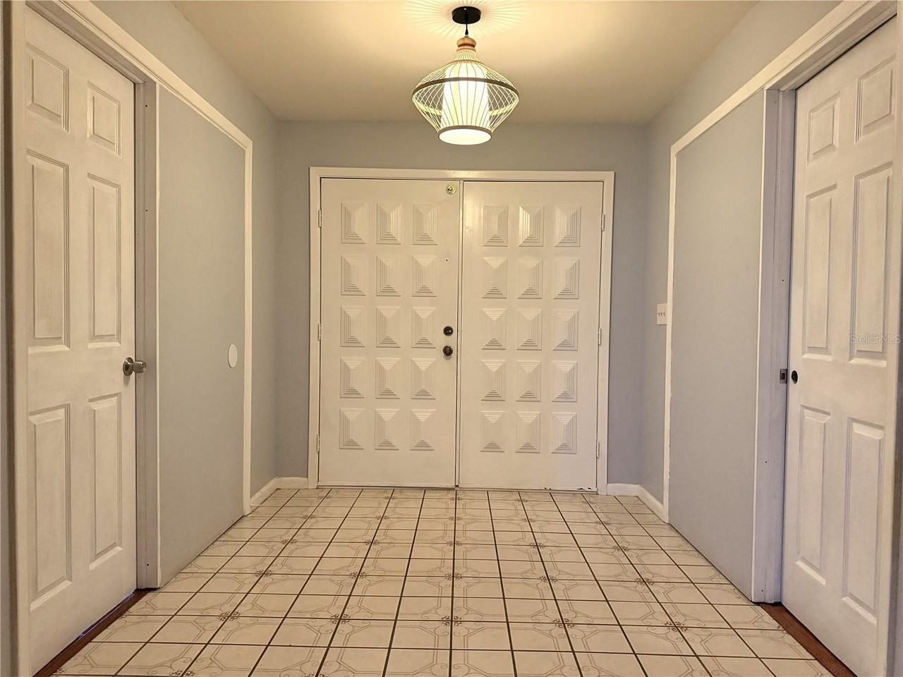 8840 Martinique Ln - Photo 3 of 31