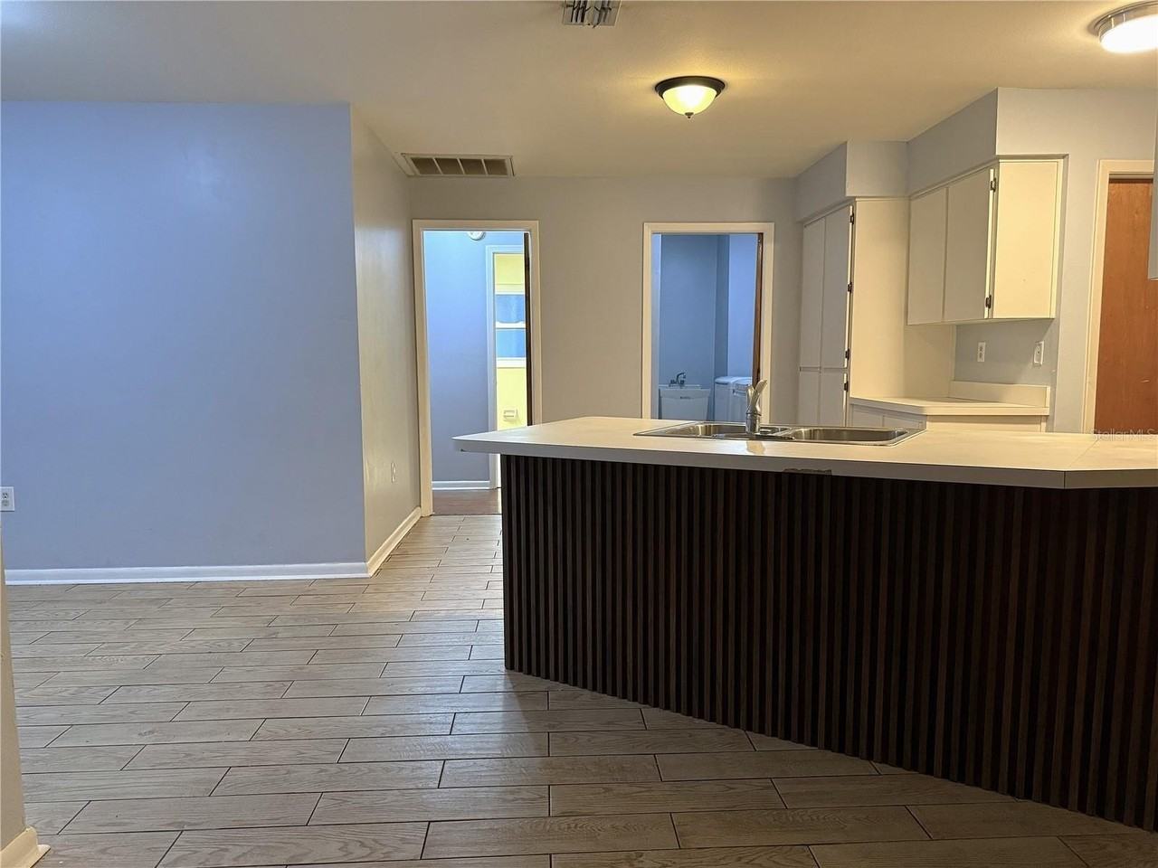 8840 Martinique Ln - Photo 7 of 31