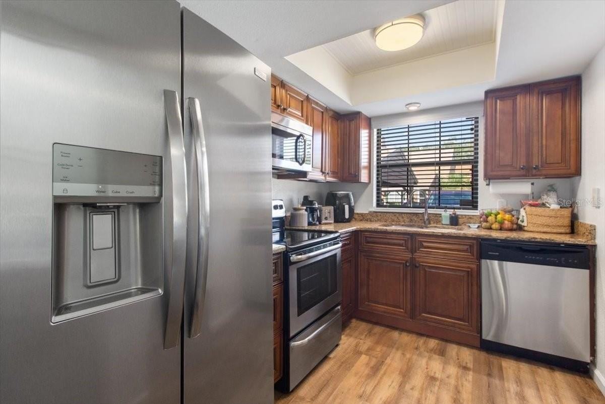 5322 Bradbury Ct - Photo 7 of 33