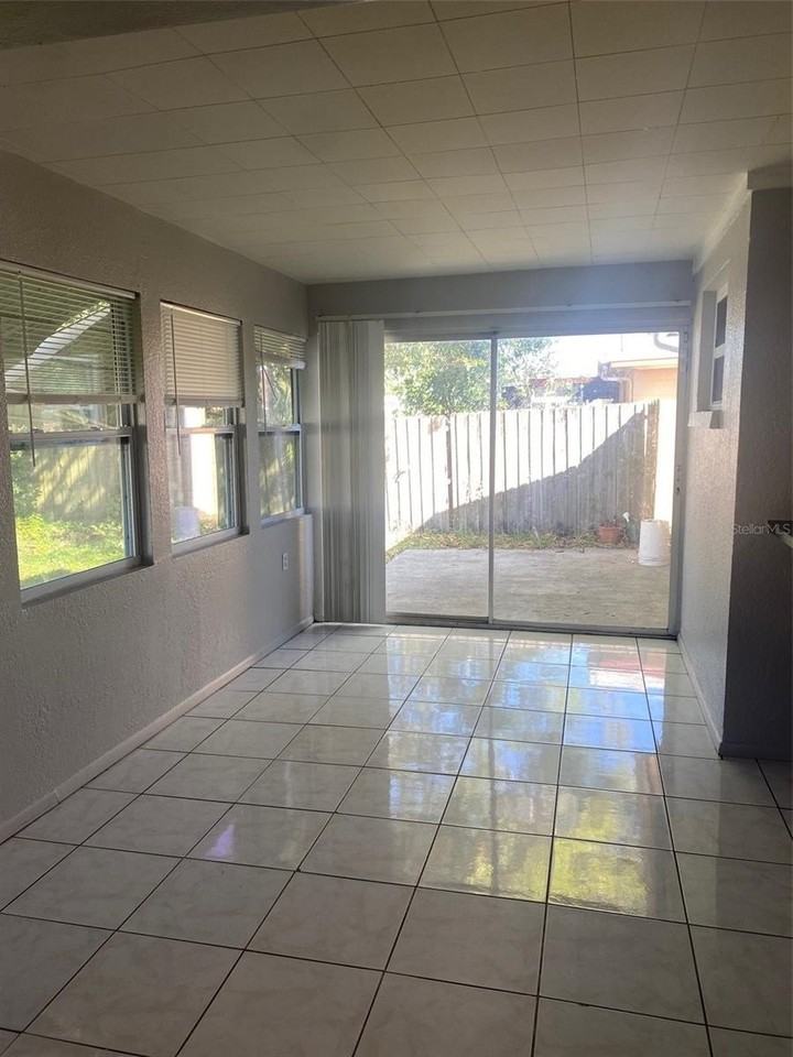 3741 Kingsbury Dr - Photo 5 of 16