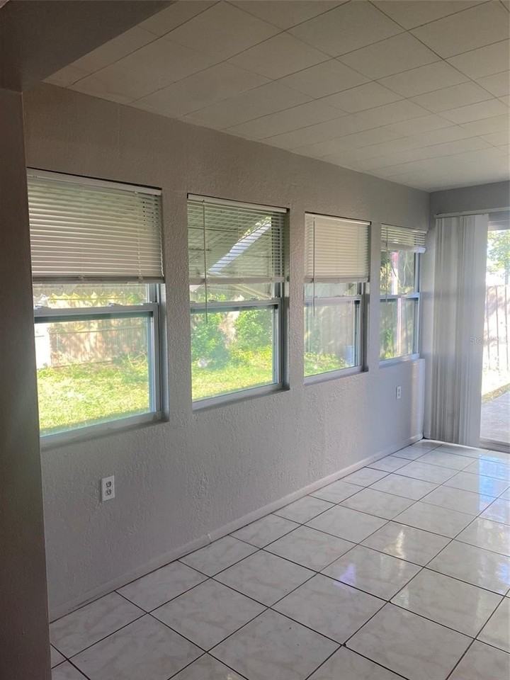 3741 Kingsbury Dr - Photo 6 of 16