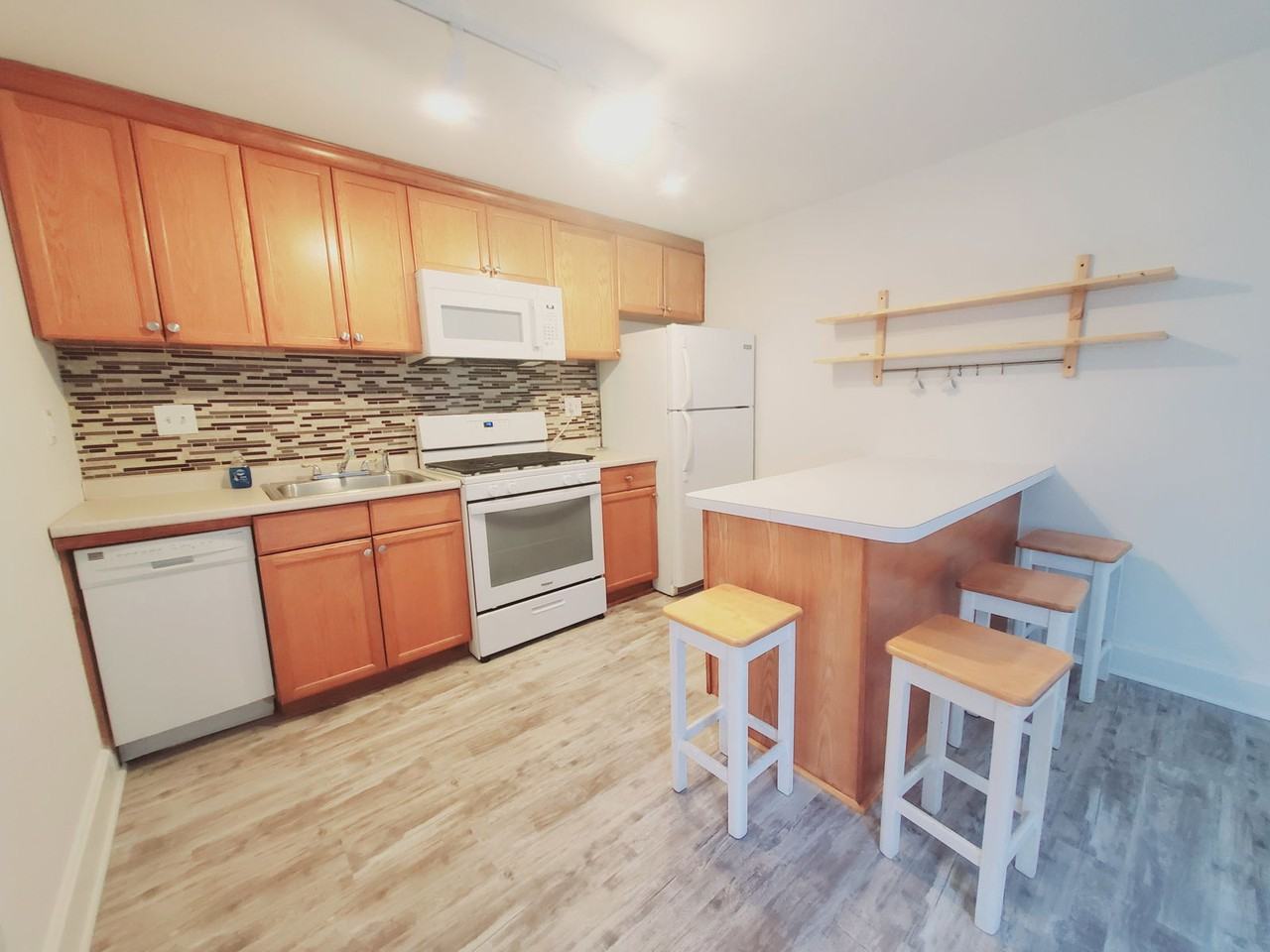 22 Glenbrook Rd #4 - Photo 2 of 8