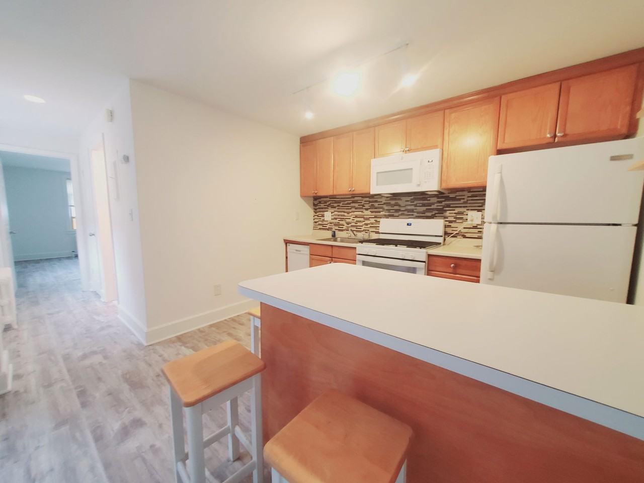 22 Glenbrook Rd #4 - Photo 3 of 8