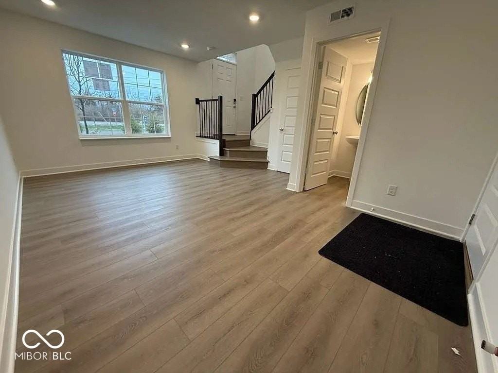 6672 Halsey St - Photo 4 of 24