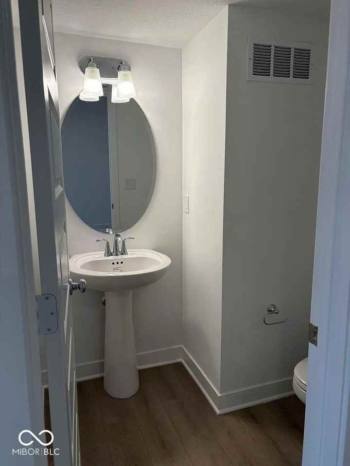 6672 Halsey St - Photo 5 of 24