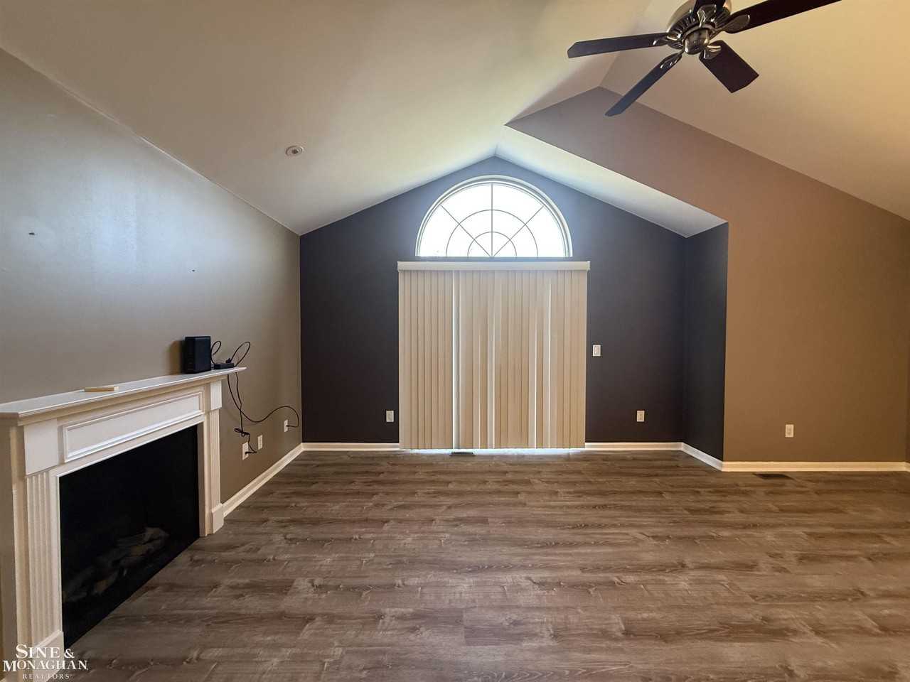 27017 Carrington Pl - Photo 4 of 35