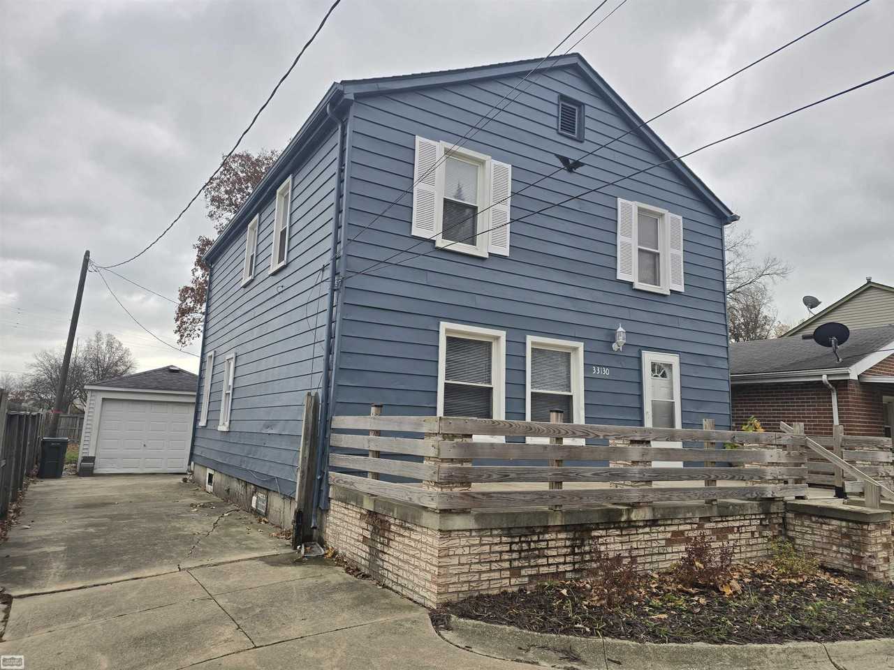 33130 Robeson Street