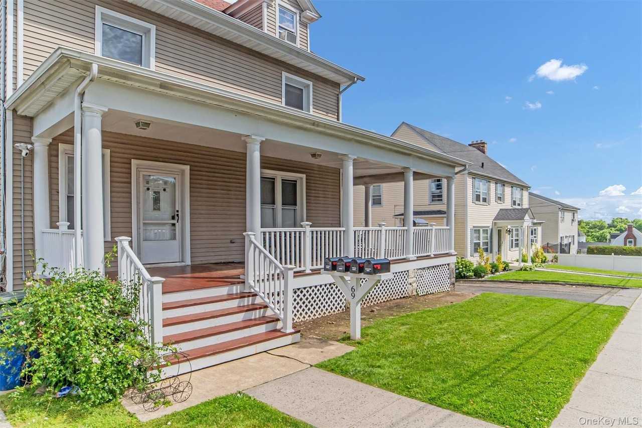 69 Prospect St Apt 2 #2 - Photo 2 of 29