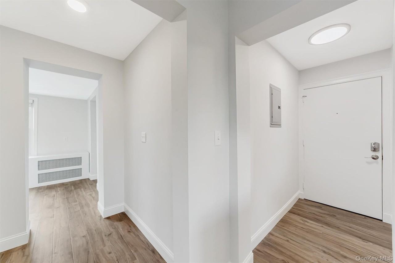 69 Prospect St Apt 2 #2 - Photo 5 of 29