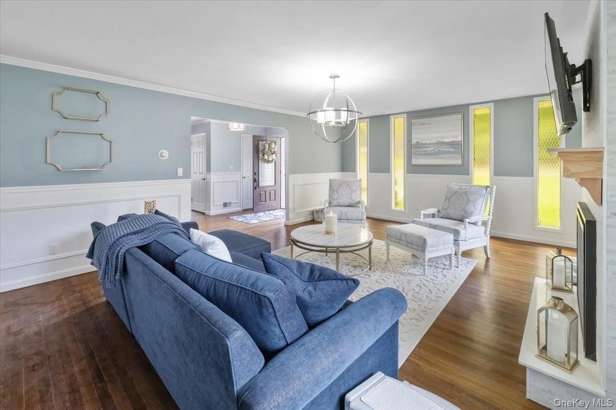 107 Tennyson Dr - Photo 3 of 41