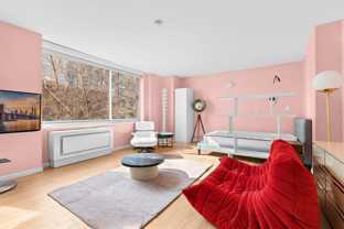 250 South End Avenue #3F - Photo 1 of 1