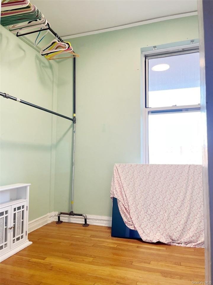 7540 Austin St Apt 4hr #4HR - Photo 5 of 8