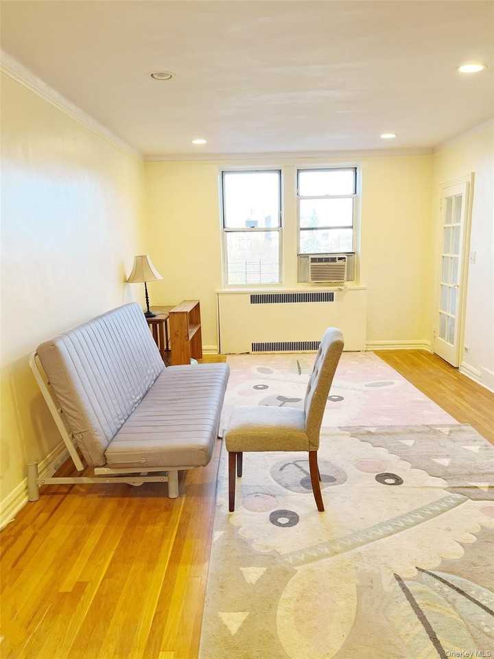 7540 Austin St Apt 4hr #4HR - Photo 7 of 8