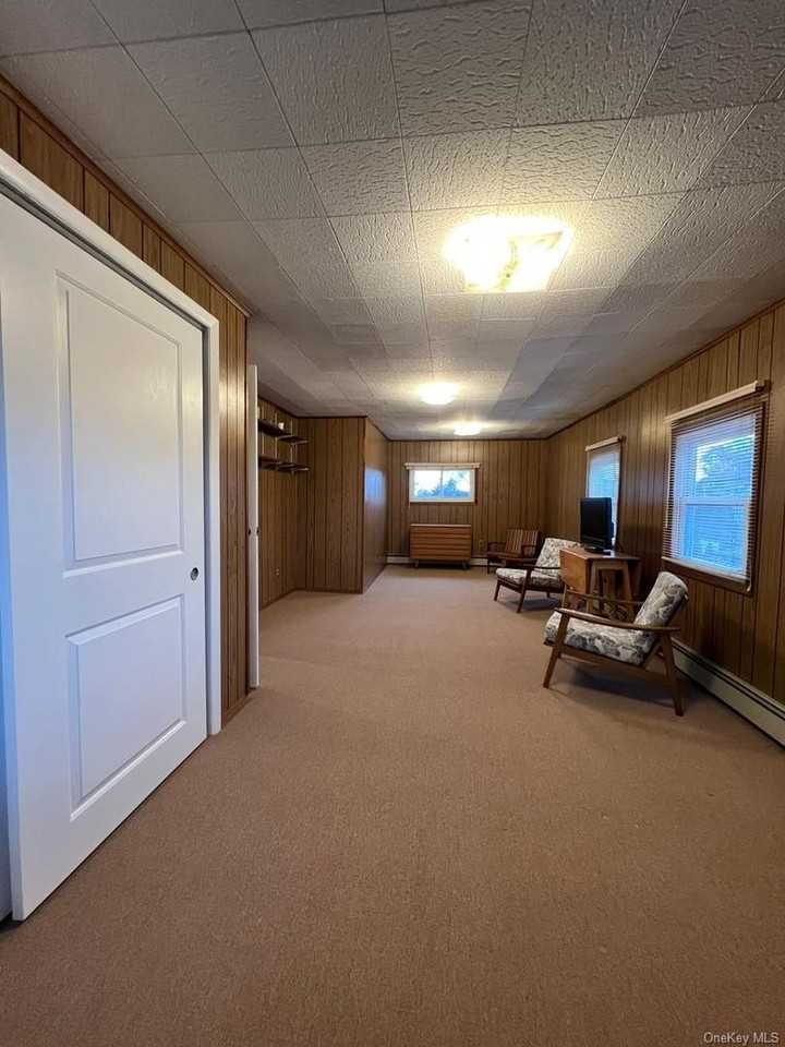 135 Sunrise Ln - Photo 3 of 14