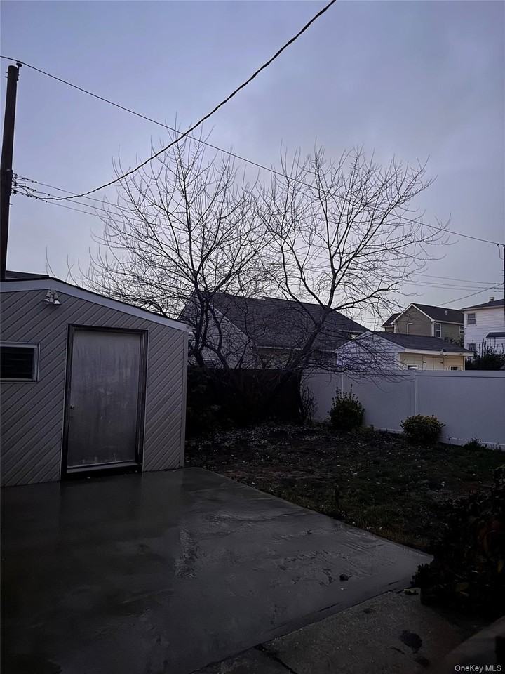 62 Warwick Rd Unit 2 #2 - Photo 5 of 7