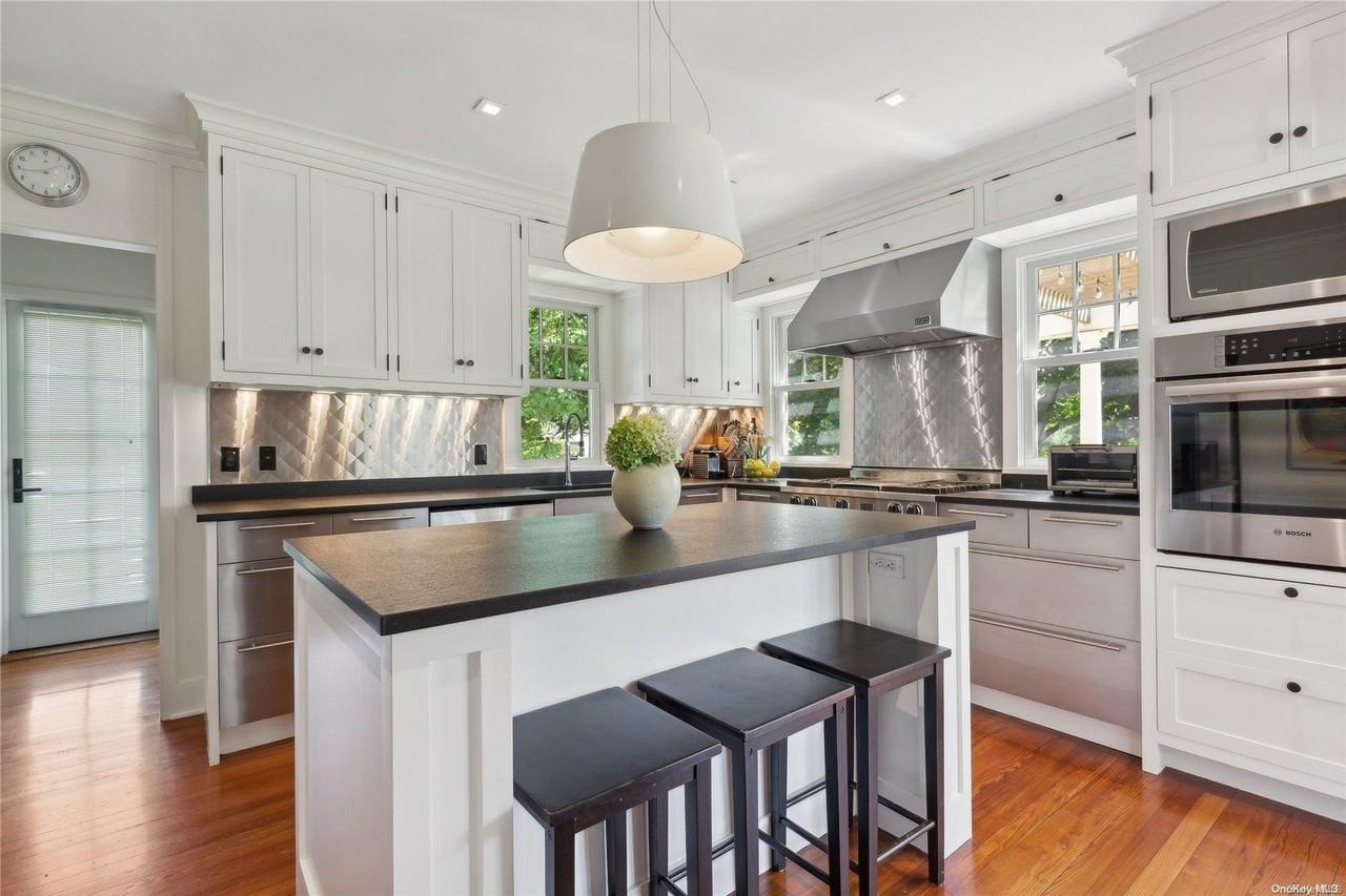 2803 Montauk Hwy - Photo 5 of 34