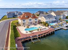 featured image of 220 Pointe Drive