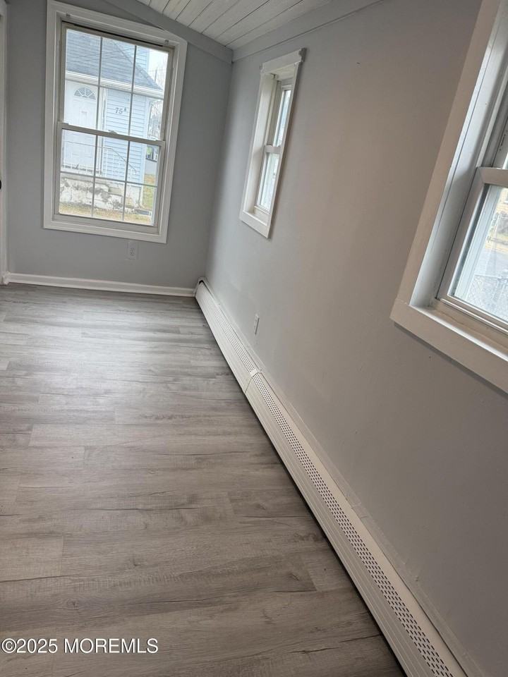 79 Pineview Ave - Photo 5 of 20