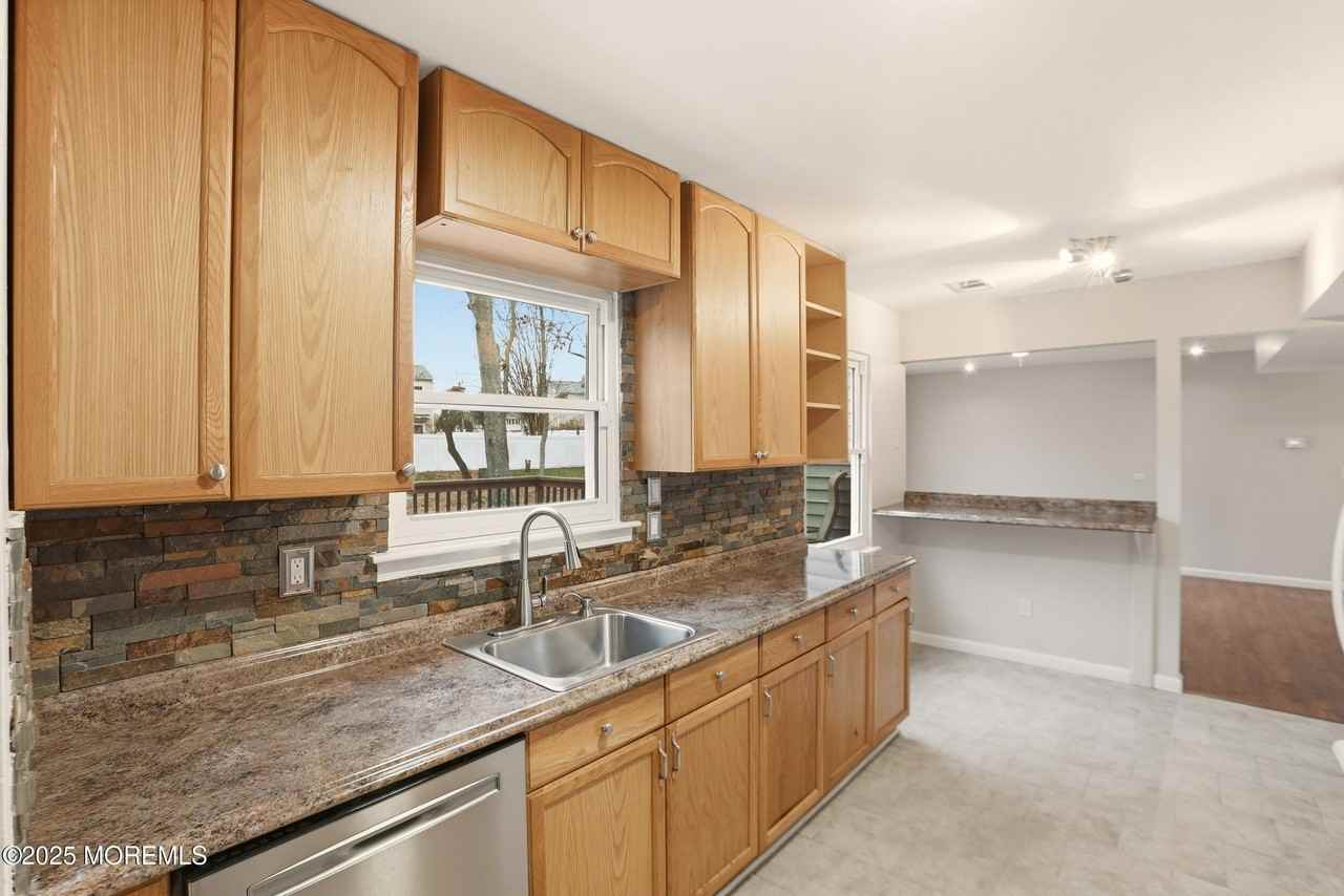 556 Kirk Ln - Photo 4 of 15