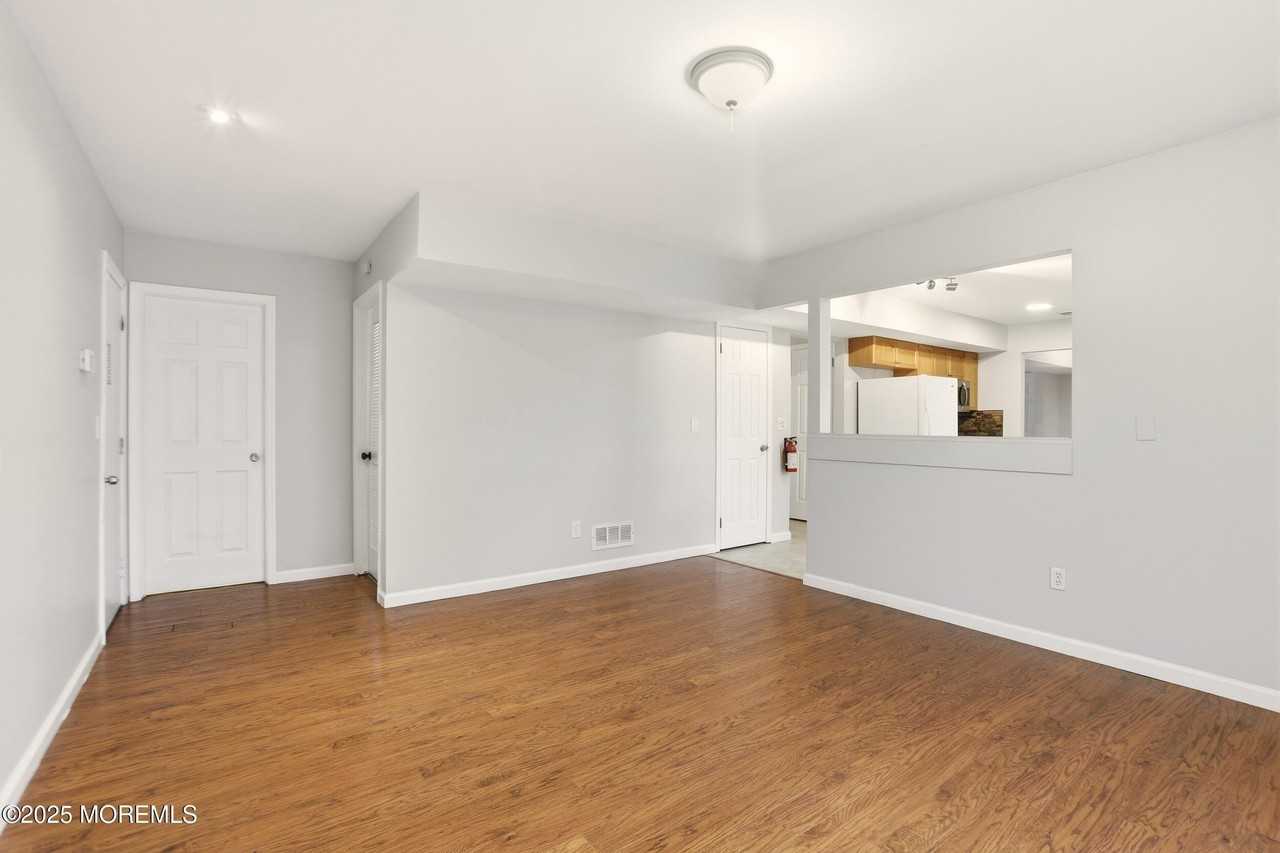 556 Kirk Ln - Photo 7 of 15