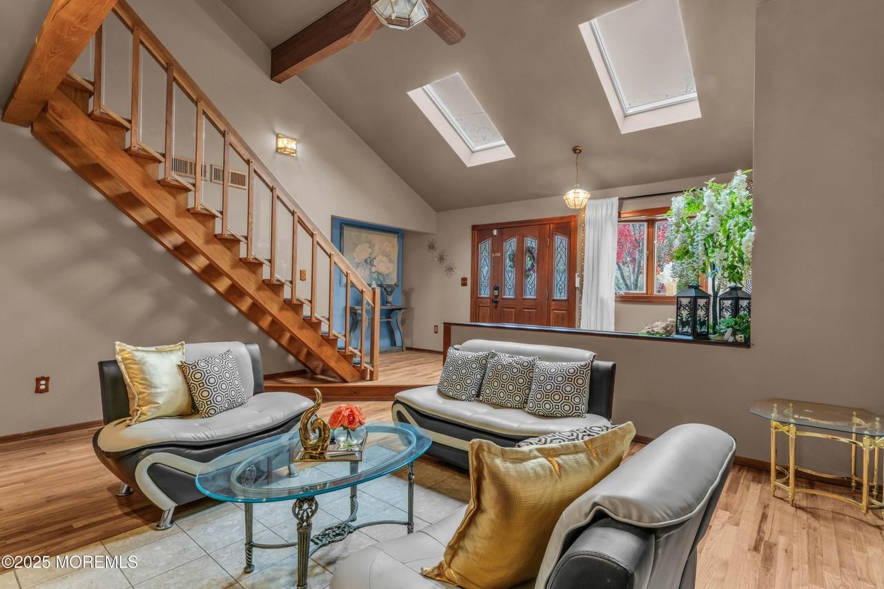 803 Ocean Gate Dr - Photo 2 of 31