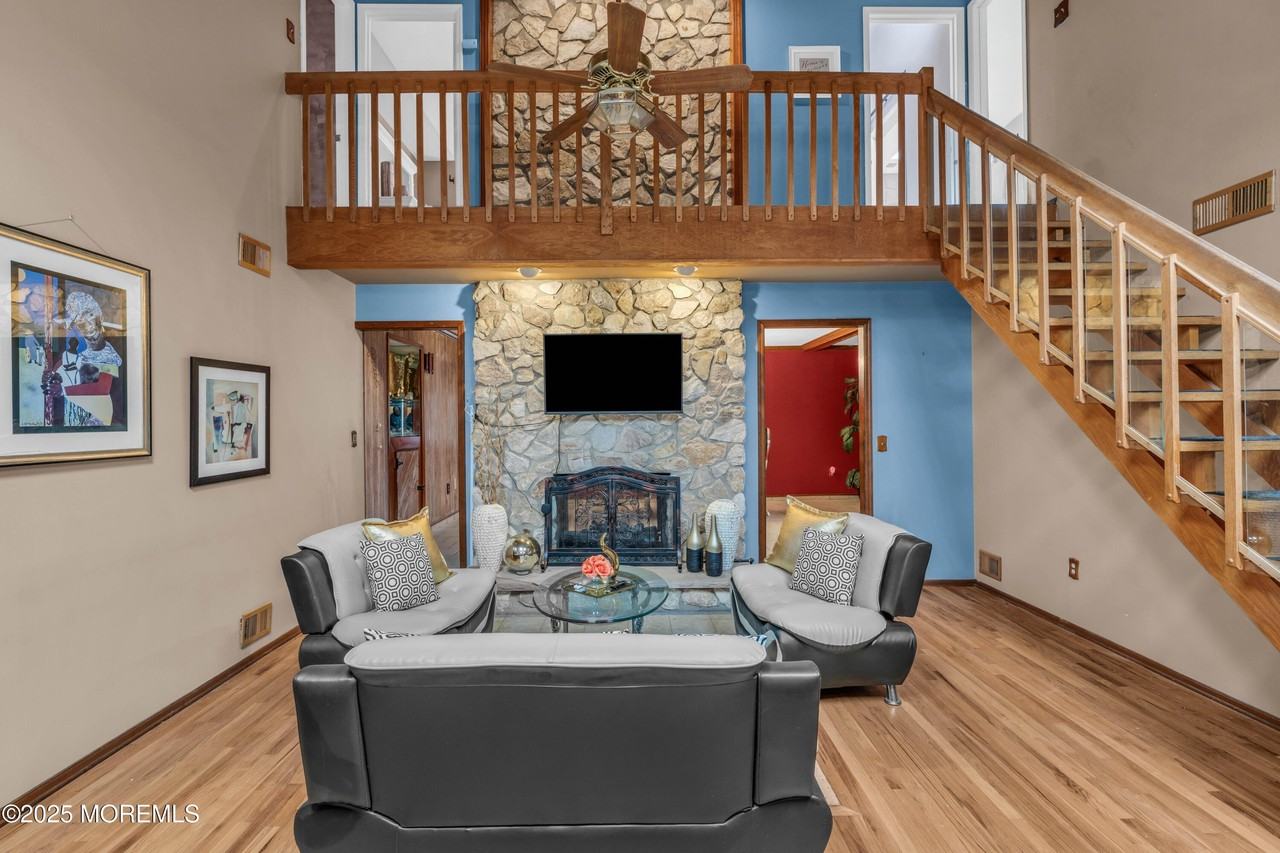 803 Ocean Gate Dr - Photo 3 of 31