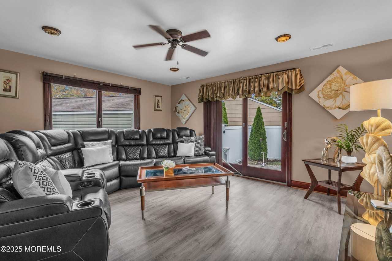 803 Ocean Gate Dr - Photo 6 of 31