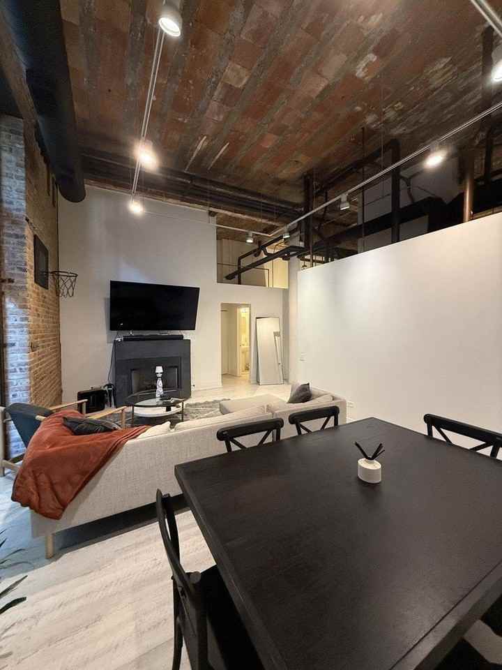 222 South Racine Avenue #207 - Photo 7 of 29