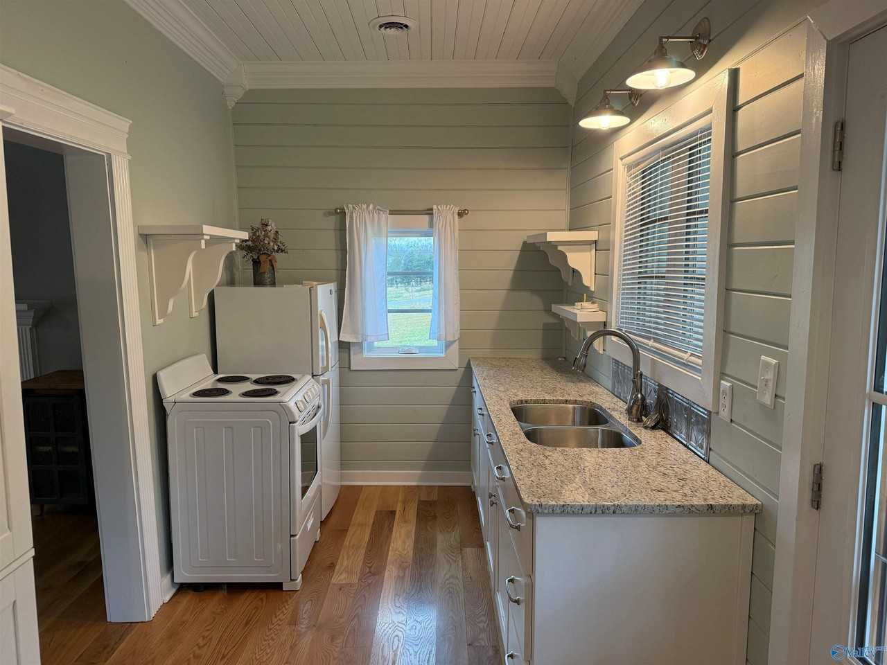 321 Coldwater Creek Rd - Photo 3 of 9