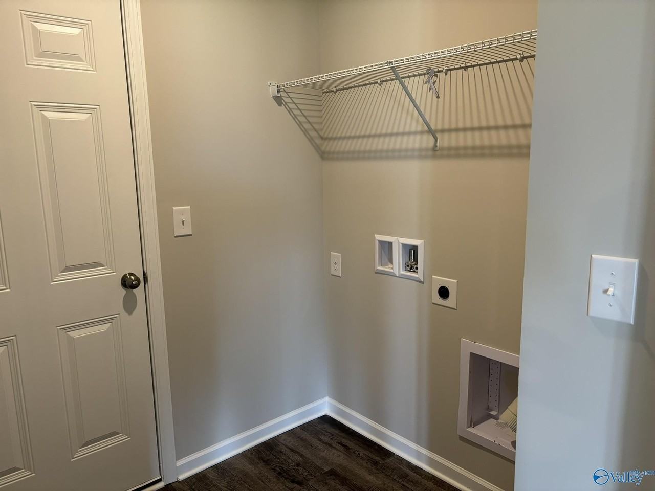 4022 Hudson Ct Sw - Photo 2 of 18