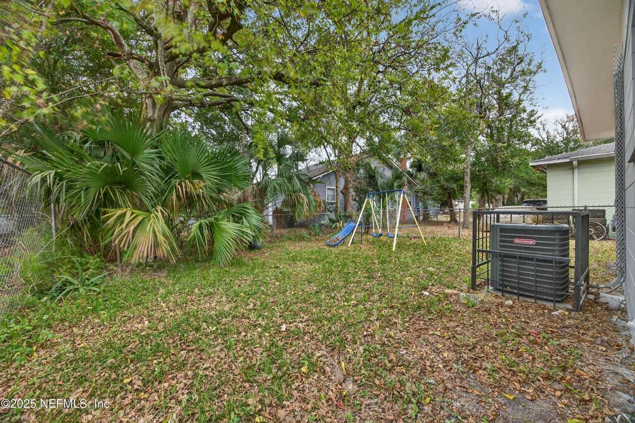 3811 Chase Ave - Photo 6 of 24