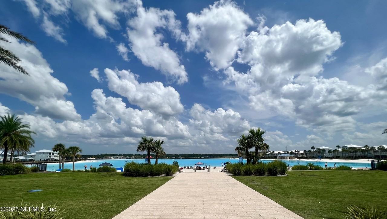 237 Boracay Cir - Photo 4 of 43