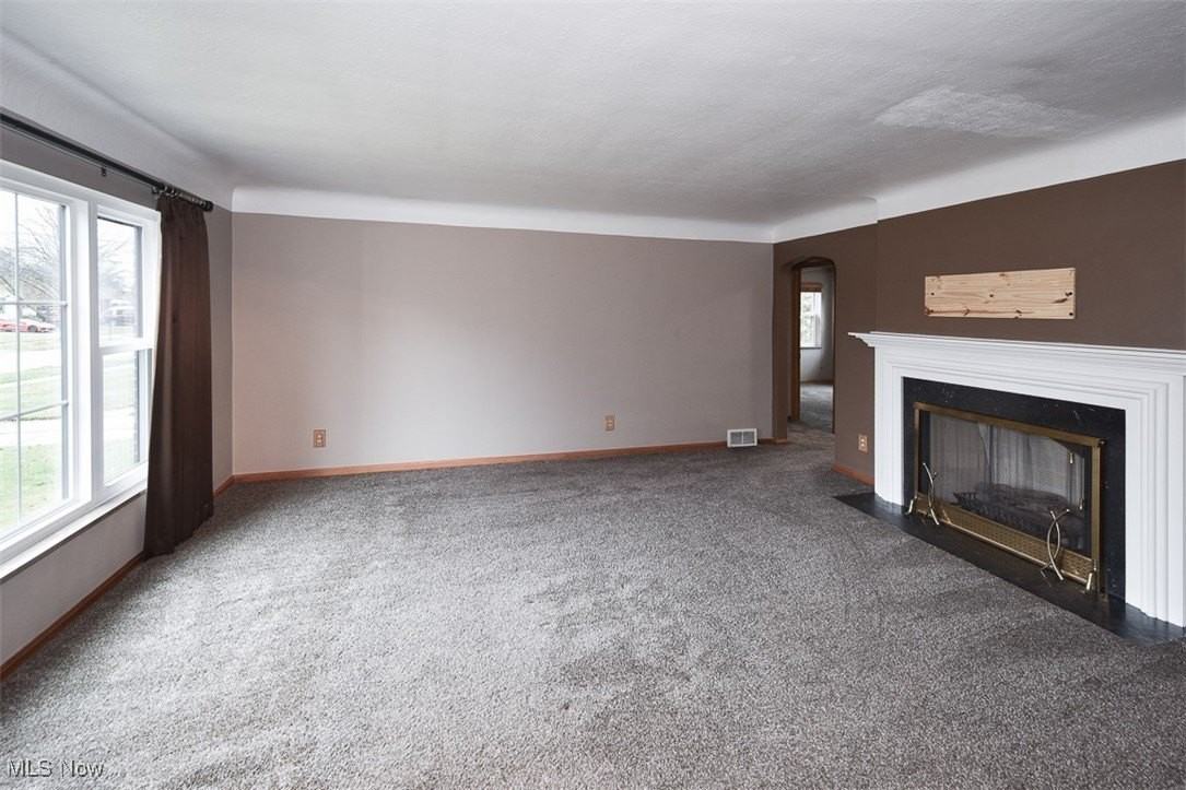 21775 Hillsdale Ave - Photo 5 of 40